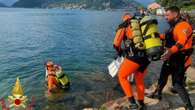 Affiora il cadavere di un uomo a pochi metri dalla riva del lago Maggiore: si indaga