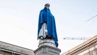 Perché le statue di Milano sono state coperte con un mantello blu