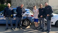 Gli rubano la bici dal giardino di casa, i poliziotti la ritrovano e la riconsegnano al 12enne