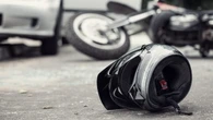 Si schianta su un guard rail lungo la Roma-Fiumicino: morto scooterista di 43 anni