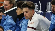 Jack Grealish si fa male di nuovo: è avvilito in panchina dopo l'ennesimo infortunio