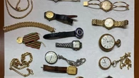 "Tua figlia è nei guai", si fingono agenti e rubano 70mila euro di orologi e gioielli a un 90enne: due arresti