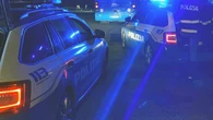 Rapinano l'area di servizio sull'A1 e fuggono a folle velocità nel Napoletano inseguiti dalla polizia