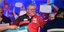 Stephen Bunting wirft Weltranglistenersten Luke Humphries aus dem Rennen und sichert sich einen Platz im Finale der Bahrain Darts Masters