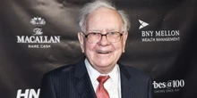 Mit Warren Buffett bauen Anleger langfristig Vermögen auf
