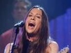 Alanis Morissette SHOCKS fans with a brand new look