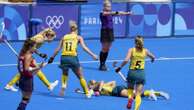 Late double takes Hockeyroos to top of Paris pool