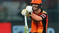 Warnie puts Aussie stars on notice