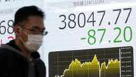 Asia shares slip, yen aims for best week in four months