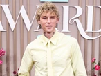 Machine Gun Kelly gets music legend to introduce his new album