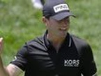 World's top player and a struggler off to flying start