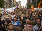 Water guns turned on tourists in Spanish cities