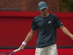 Contrasting shocks for Australians at Queens