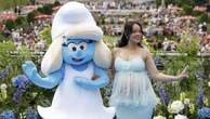Blue carpet rolled out for Rihanna at Smurfs premiere
