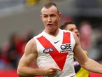 Warner hopes for another 100 games in Swans colours