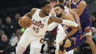 Mitchell's 33-point haul helps Cavaliers crush Suns