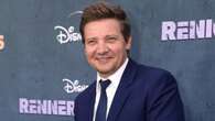 Jeremy Renner uses hyperbaric chamber amid recovery