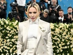 Madonna introduces fans to Veronica Electronica