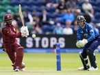 Players arrive by bike as London traffic chaos mars ODI