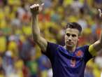 Van Persie hits out after 12-man opponents grab draw