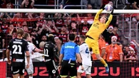10-man Wanderers pip Adelaide in 1-0 ALM win