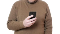 Exposure to blue light from smartphones is a health 'time bomb'