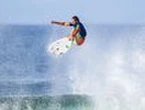 Aussie Robinson survives upsets at El Salvador Surf Pro