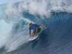 Olympic surf duo off to strong start at Cloudbreak