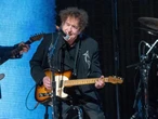 Bob Dylan dusts off Mr. Tambourine Man for first performance in 15 years