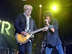 Foreigner singer Kelly Hansen steps down