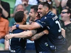 Special gesture that show Victory's 'family' mentality