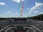 De Minaur progresses despite interruption by air aces