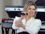 Kelly Clarkson focused on her kids, not dating