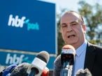 V'landys turns on charm before crack at Perth media