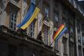 En Hongrie, le gouvernement interdit l’affichage de symboles LGBT+ sur les bâtiments publics, à l’ouverture de la Pride de Budapest