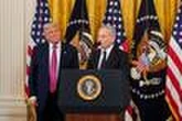 Donald Trump lance son plan pour accélérer le développement de l’intelligence artificielle aux Etats-Unis et son export