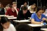 En direct, bac de français 2025 : les sujets dévoilés ; posez vos questions à deux professeures de lettres