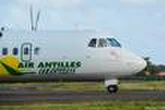 La compagnie régionale Air Antilles, menacée de fermeture, obtient un sursis et cherche des investisseurs