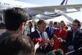 RN et LFI ont déposé leur motion de censure respective, Macron appelle les partis à « œuvrer à la stabilité »  : les dernières informations en direct