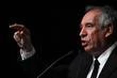 Retraites : François Bayrou dit avoir proposé aux partenaires sociaux « une prime » pour maintenir les seniors en emploi