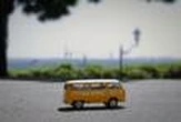 « En camping-car, une histoire de nos vacances », sur France 5 : Ivan Jablonka sur la route du bonheur en Combi VW