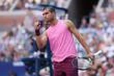 Tennis : à l’US Open, Carlos Alcaraz sort Arthur Rinderknech et passe en quarts de finale