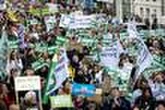 Au Pays-bas, des dizaines de milliers de manifestants défilent pour le climat avant les élections législatives