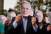 En Colombie, l’ancien président Alvaro Uribe condamné à douze ans d’assignation à résidence