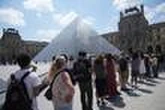 Le Louvre bloqué plusieurs heures après une grève surprise de ses agents d’accueil