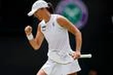 A Wimbledon, la Polonaise Iga Swiatek se qualifie sans trembler pour le dernier carré