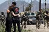 En Californie, heurts entre des défenseurs des droits des migrants et des agents de l’immigration lors d’opérations dans des fermes de cannabis