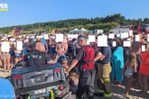 Jest apel druhów Ratownicy chcieli przejechać przez plażę, ale ludzie nie wiedzieli, co robić. "Prosz…