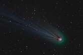 Stunning Comet Spiral Offers Glimpse of Icy Snowball at Its Core