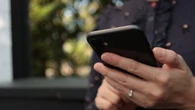 Szybko usuń te aplikacje. Kradną dane i wysyłają na serwery w Chinach. Mają dostęp do zdjęć i SMS-ów